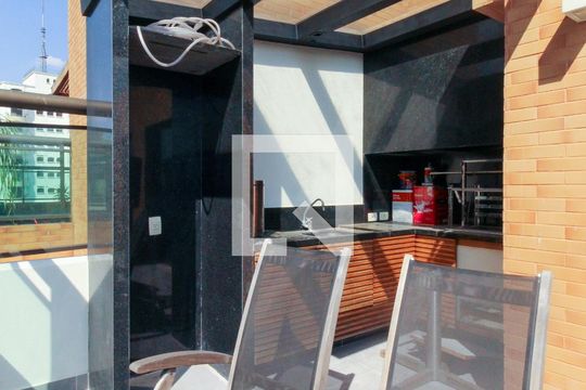 Comprar apartamento mobiliado no Jardim Paulista com 3 quartos, academia e piscina. — Varanda - Churrasqueira