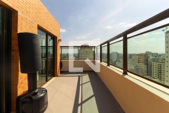 Comprar apartamento mobiliado no Jardim Paulista com 3 quartos, academia e piscina. — Varanda
