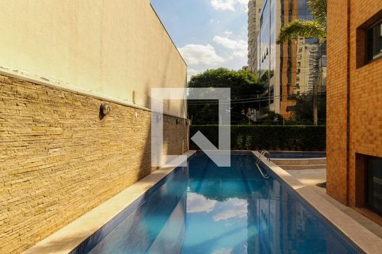 Comprar apartamento mobiliado no Jardim Paulista com 3 quartos, academia e piscina. — Área comum - Piscina