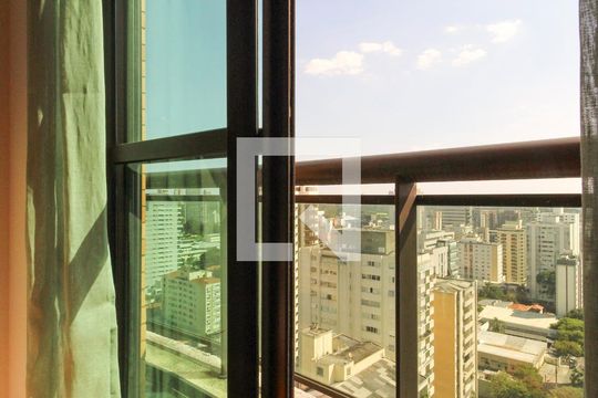 Comprar apartamento mobiliado no Jardim Paulista com 3 quartos, academia e piscina. — Quarto 1 - Varanda