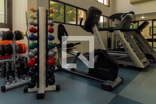 Comprar apartamento mobiliado no Jardim Paulista com 3 quartos, academia e piscina. — Área comum - Academia