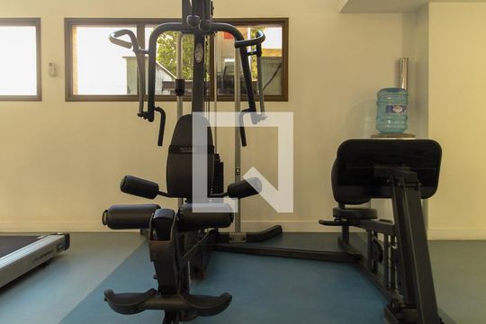 Comprar apartamento mobiliado no Jardim Paulista com 3 quartos, academia e piscina. — Área comum - Academia