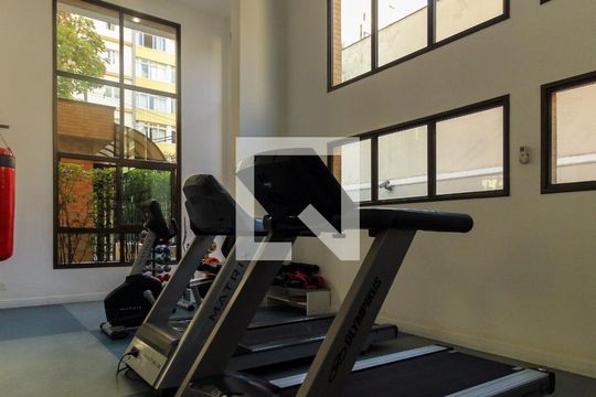 Comprar apartamento mobiliado no Jardim Paulista com 3 quartos, academia e piscina. — Área comum - Academia