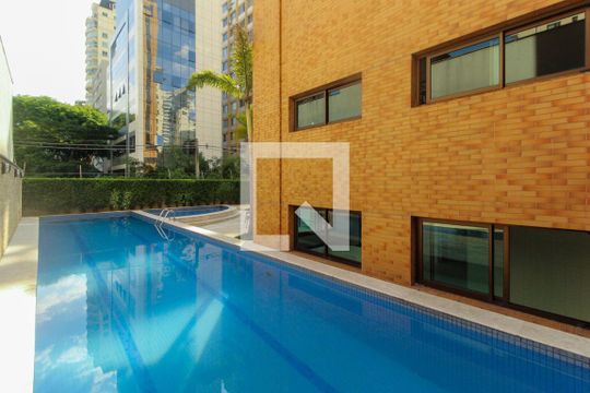Comprar apartamento mobiliado no Jardim Paulista com 3 quartos, academia e piscina. — Área comum - Piscina