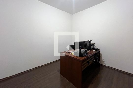 Casa em Indianópolis com 5 quartos, 2 suítes. Oportunidades para comprar. — Quarto 2