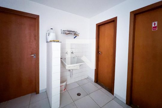 Casa em Indianópolis com 5 quartos, 2 suítes. Oportunidades para comprar. — Cozinha