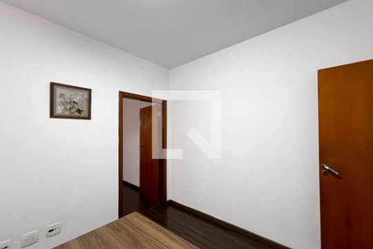 Casa em Indianópolis com 5 quartos, 2 suítes. Oportunidades para comprar. — Sala 3