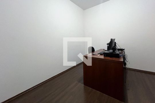 Casa em Indianópolis com 5 quartos, 2 suítes. Oportunidades para comprar. — Quarto 2