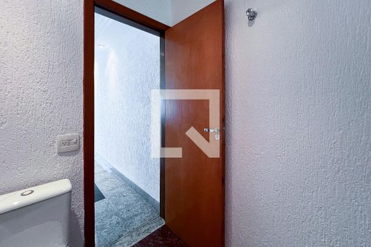 Casa em Indianópolis com 5 quartos, 2 suítes. Oportunidades para comprar. — Lavabo