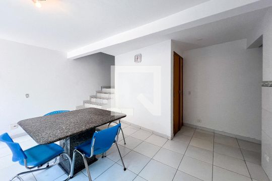 Casa em Indianópolis com 5 quartos, 2 suítes. Oportunidades para comprar. — Cozinha