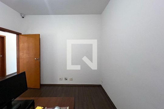 Casa em Indianópolis com 5 quartos, 2 suítes. Oportunidades para comprar. — Quarto 2
