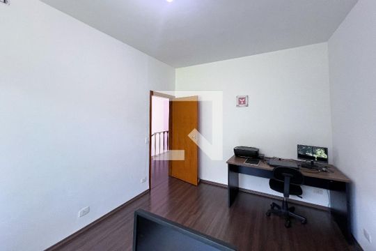 Casa em Indianópolis com 5 quartos, 2 suítes. Oportunidades para comprar. — Quarto