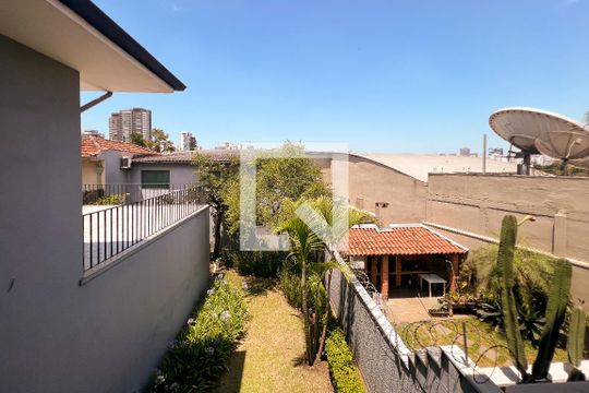 Casa em Indianópolis com 5 quartos, 2 suítes. Oportunidades para comprar. — Vista