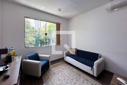 Casa em Indianópolis com 5 quartos, 2 suítes. Oportunidades para comprar. — Quarto 1