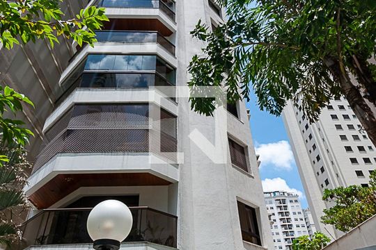 Comprar apartamento em Perdizes: 4 suítes, varanda, mobiliado, churrasqueira e academia no condomínio. — Fachada