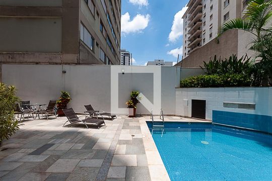 Comprar apartamento em Perdizes: 4 suítes, varanda, mobiliado, churrasqueira e academia no condomínio. — Área Comum - Piscina