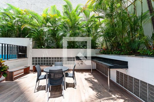 Comprar apartamento em Perdizes: 4 suítes, varanda, mobiliado, churrasqueira e academia no condomínio. — Área Comum - Piscina