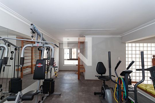 Comprar apartamento em Perdizes: 4 suítes, varanda, mobiliado, churrasqueira e academia no condomínio. — Academia