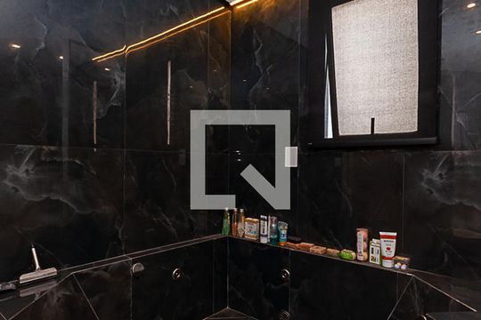 Comprar apartamento em Perdizes: 4 suítes, varanda, mobiliado, churrasqueira e academia no condomínio. — Banheiro Suíte Master
