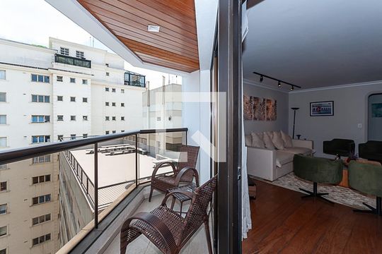Comprar apartamento em Perdizes: 4 suítes, varanda, mobiliado, churrasqueira e academia no condomínio. — Varanda Sala