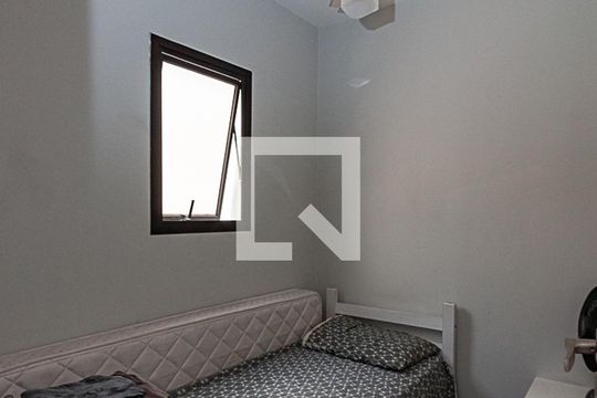 Comprar apartamento em Perdizes: 4 suítes, varanda, mobiliado, churrasqueira e academia no condomínio. — Quarto de Serviço