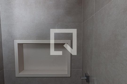 Comprar apartamento em Perdizes: 4 suítes, varanda, mobiliado, churrasqueira e academia no condomínio. — Banheiro Suite 3