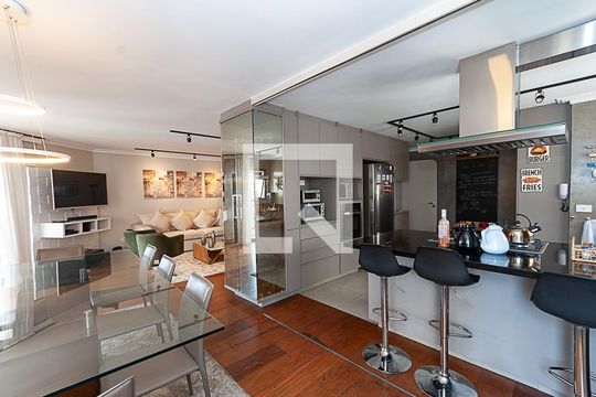 Comprar apartamento em Perdizes: 4 suítes, varanda, mobiliado, churrasqueira e academia no condomínio. — Sala de Jantar