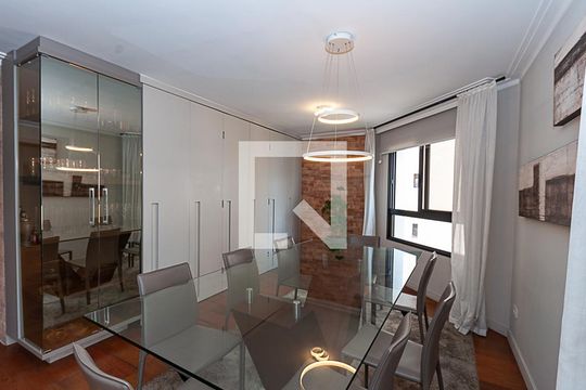 Comprar apartamento em Perdizes: 4 suítes, varanda, mobiliado, churrasqueira e academia no condomínio. — Sala de Jantar