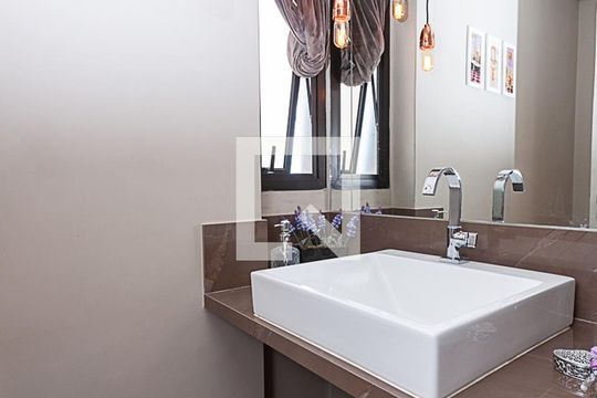 Comprar apartamento em Perdizes: 4 suítes, varanda, mobiliado, churrasqueira e academia no condomínio. — Lavabo 2