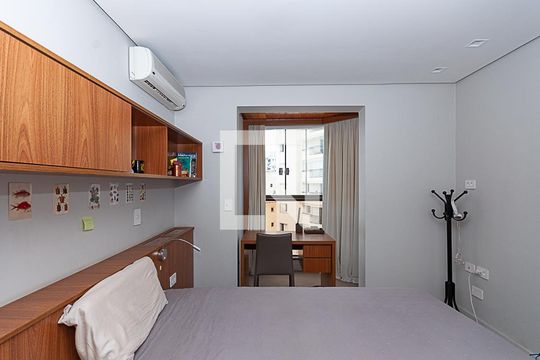Comprar apartamento em Perdizes: 4 suítes, varanda, mobiliado, churrasqueira e academia no condomínio. — Suite 2