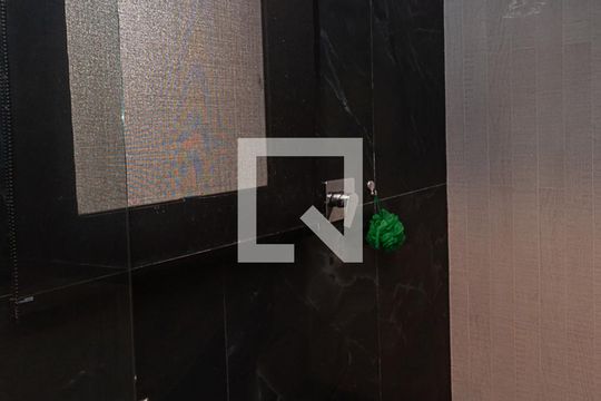 Comprar apartamento em Perdizes: 4 suítes, varanda, mobiliado, churrasqueira e academia no condomínio. — Banheiro Suíte Master