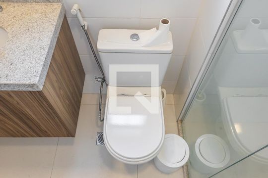 Apartamento para comprar com 2 suítes e varanda. Aproveite essa oportunidade de compra! — Banheiro da Suíte 2