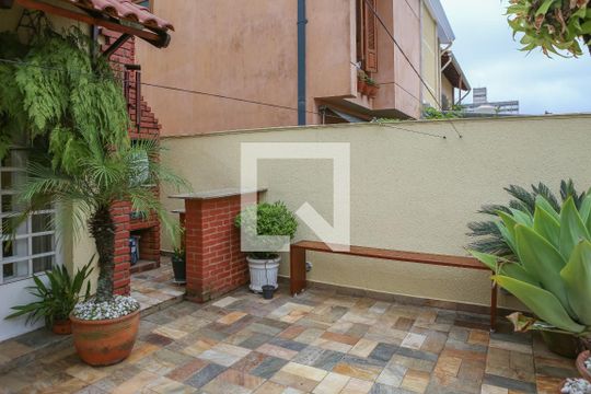 Comprar casa mobiliada em Perdizes com 3 quartos, varanda e aceita animais. — Varanda gourmet