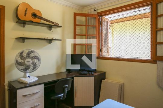 Comprar casa mobiliada em Perdizes com 3 quartos, varanda e aceita animais. — Suíte 2