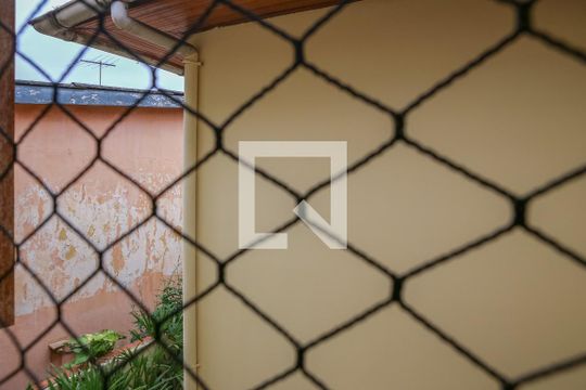 Comprar casa mobiliada em Perdizes com 3 quartos, varanda e aceita animais. — Vista da Suíte 2