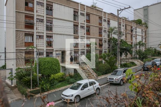 Comprar casa mobiliada em Perdizes com 3 quartos, varanda e aceita animais. — Vista da Varanda gourmet