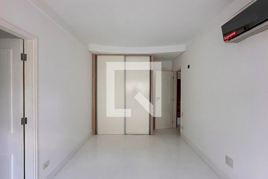 Venda de apartamento no Brooklin com 2 quartos e piscina no condomínio. — Suíte 1