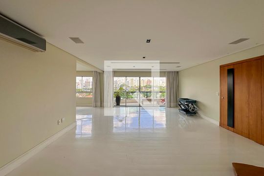 Venda de apartamento no Brooklin com 2 quartos e piscina no condomínio. — Sala