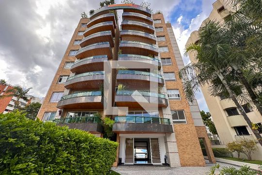 Venda de apartamento no Brooklin com 2 quartos e piscina no condomínio. — Fachada