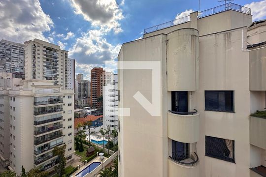 Venda de apartamento no Brooklin com 2 quartos e piscina no condomínio. — Vista Suíte 1