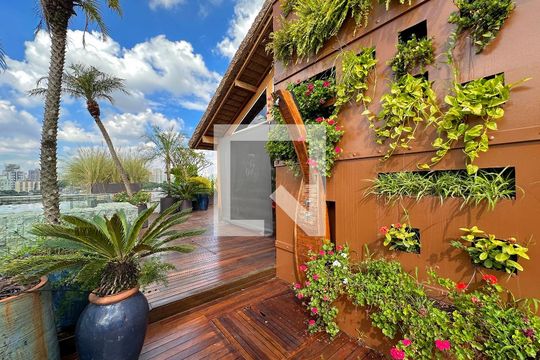 Venda de apartamento no Brooklin com 2 quartos e piscina no condomínio. — Varanda Superior