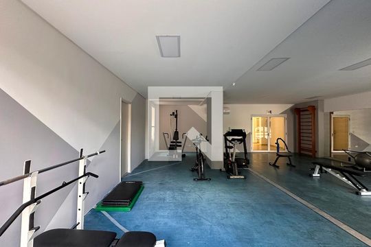 Venda de apartamento no Brooklin com 2 quartos e piscina no condomínio. — Academia