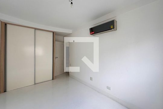 Venda de apartamento no Brooklin com 2 quartos e piscina no condomínio. — Suíte 1