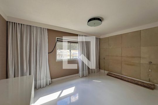 Venda de apartamento no Brooklin com 2 quartos e piscina no condomínio. — Suíte 2