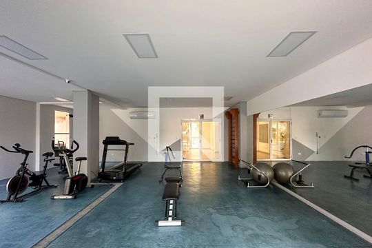 Venda de apartamento no Brooklin com 2 quartos e piscina no condomínio. — Academia