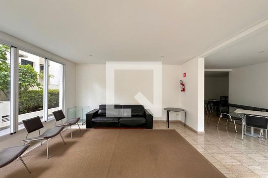 Venda de apartamento no Brooklin com 2 quartos e piscina no condomínio. — Salão de Festas