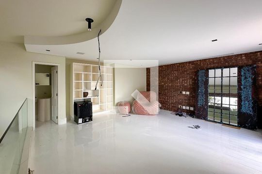 Venda de apartamento no Brooklin com 2 quartos e piscina no condomínio. — Sala Tv Superior