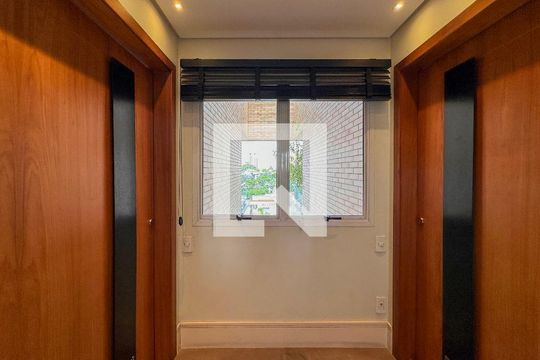 Venda de apartamento no Brooklin com 2 quartos e piscina no condomínio. — Hall Social apartamento