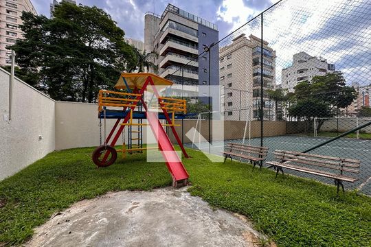 Venda de apartamento no Brooklin com 2 quartos e piscina no condomínio. — Playground