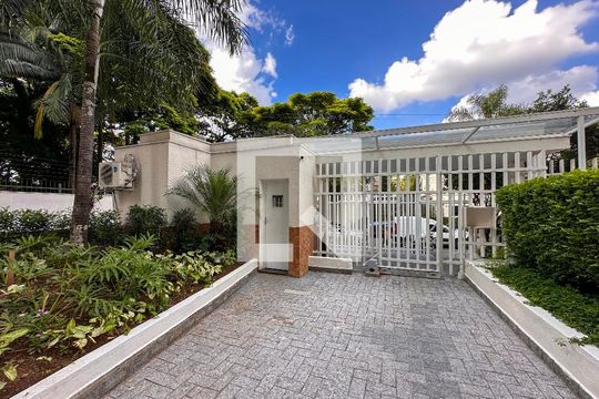 Venda de apartamento no Brooklin com 2 quartos e piscina no condomínio. — Entrada